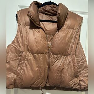 Women's Brown cropped Puffer Vest size large